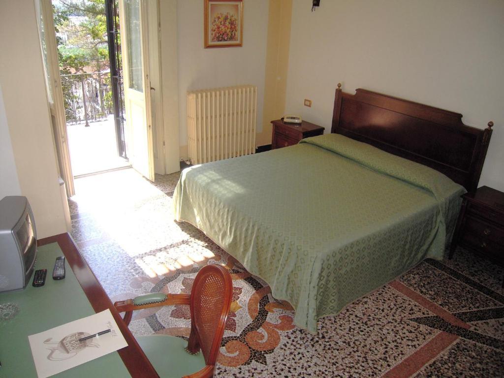 Villa Viola Tortone Chambre photo